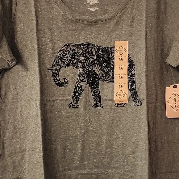 NWT. St. John's Bay. Green elephant print short sleeve t-shirt. XL - Picture 3 of 6